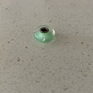 Green troll bead